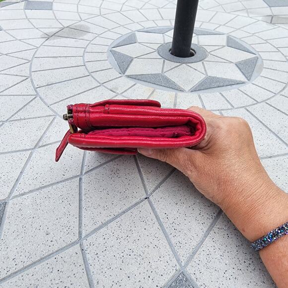 Fossil Raspberry Red Supple Distressed Leather Trifold Wallet - Picture 10 of 11